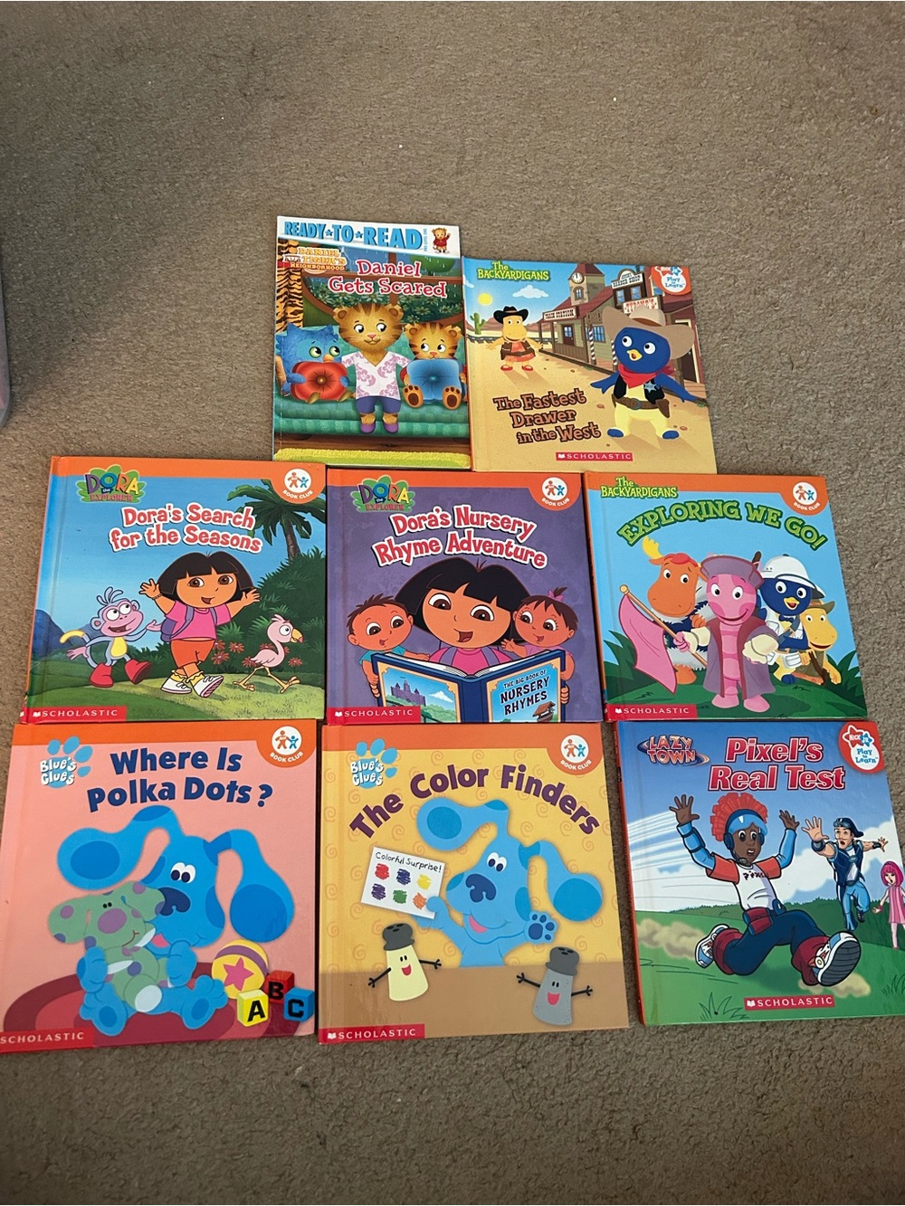 Books - bundle of 8 - Dora, blues, clues, Daniel Tiger, Nick jr
